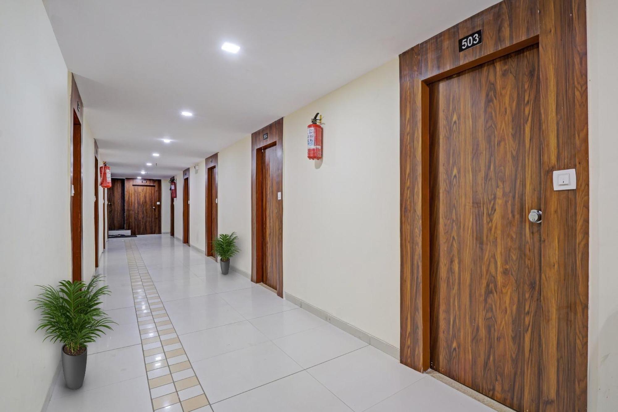 Hotel O Neelkamal Ahmedabad Luaran gambar