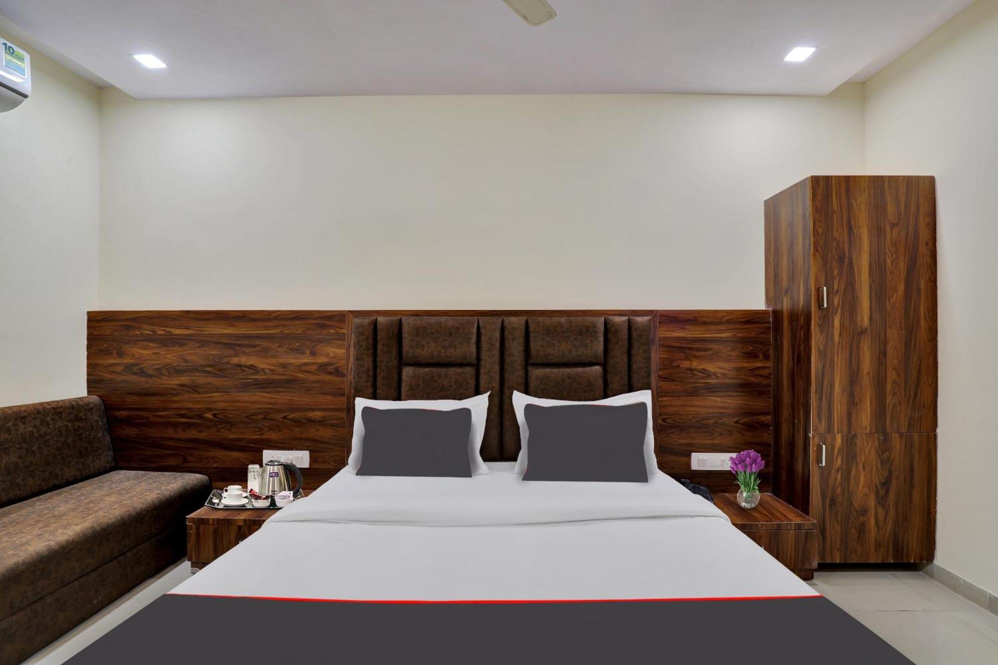 Hotel O Neelkamal Ahmedabad Luaran gambar